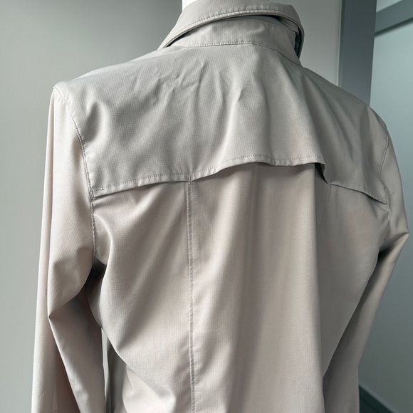 REI Women's Khaki Safari Shirt - Picture 5 of 7